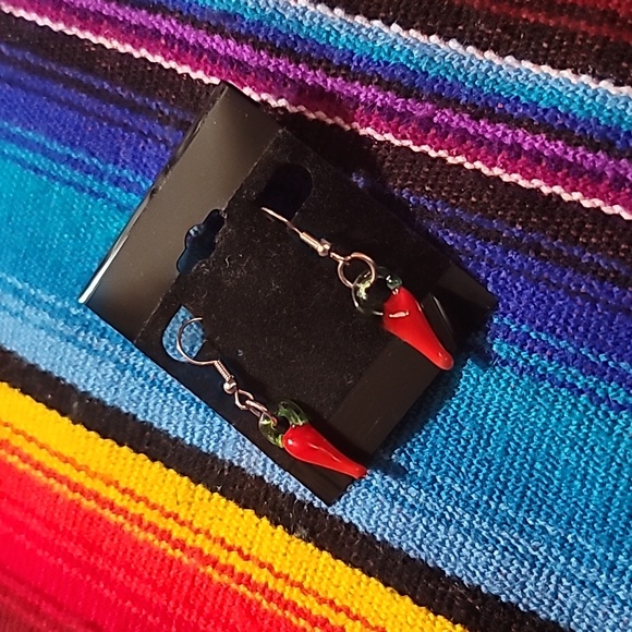 Handmade glass Chili pepper earrings with rose gold hardware - Picture 1 of 2